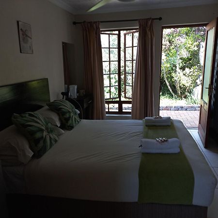 Or Tambo Guest House Kempton Park Exterior foto