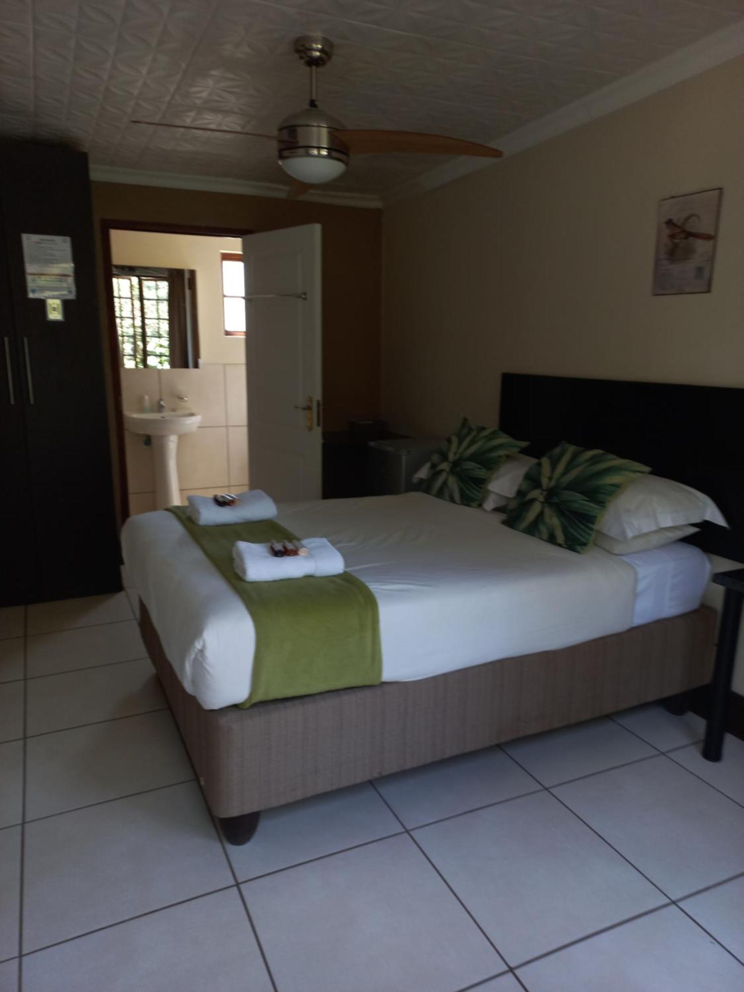 Or Tambo Guest House Kempton Park Exterior foto