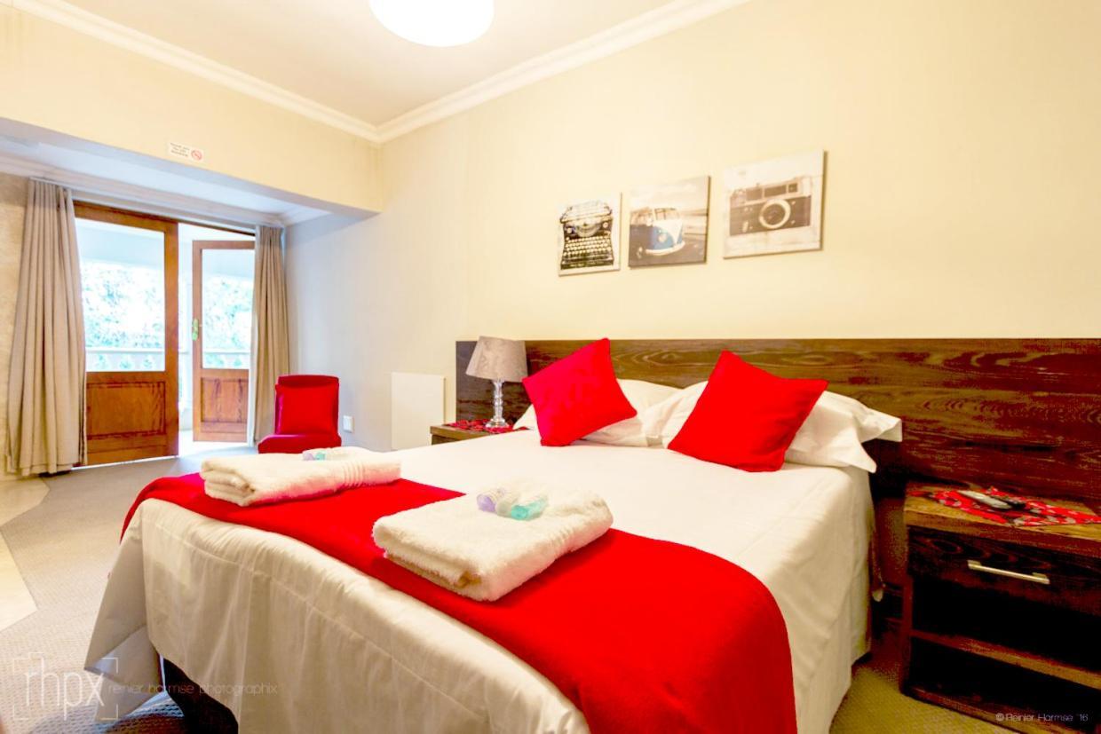 Or Tambo Guest House Kempton Park Exterior foto