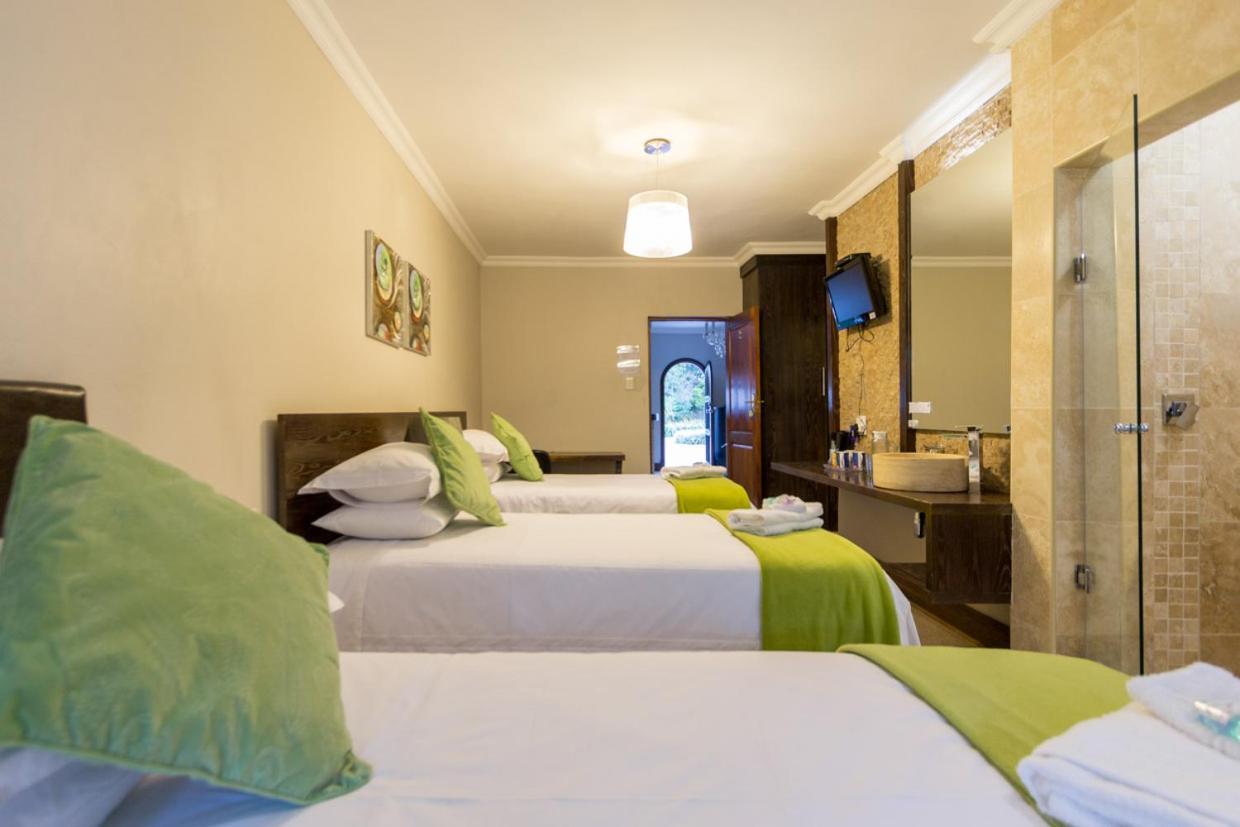 Or Tambo Guest House Kempton Park Exterior foto