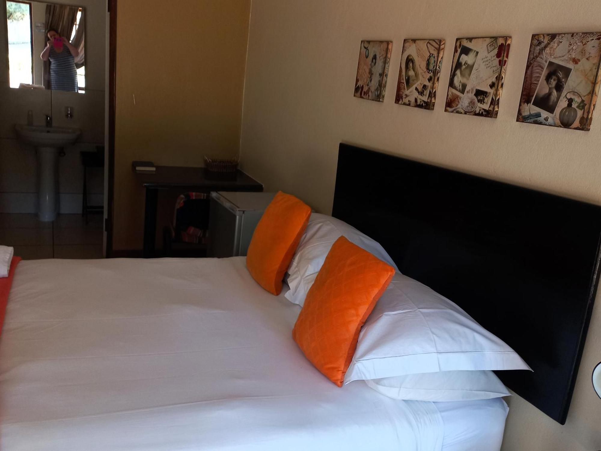 Or Tambo Guest House Kempton Park Exterior foto