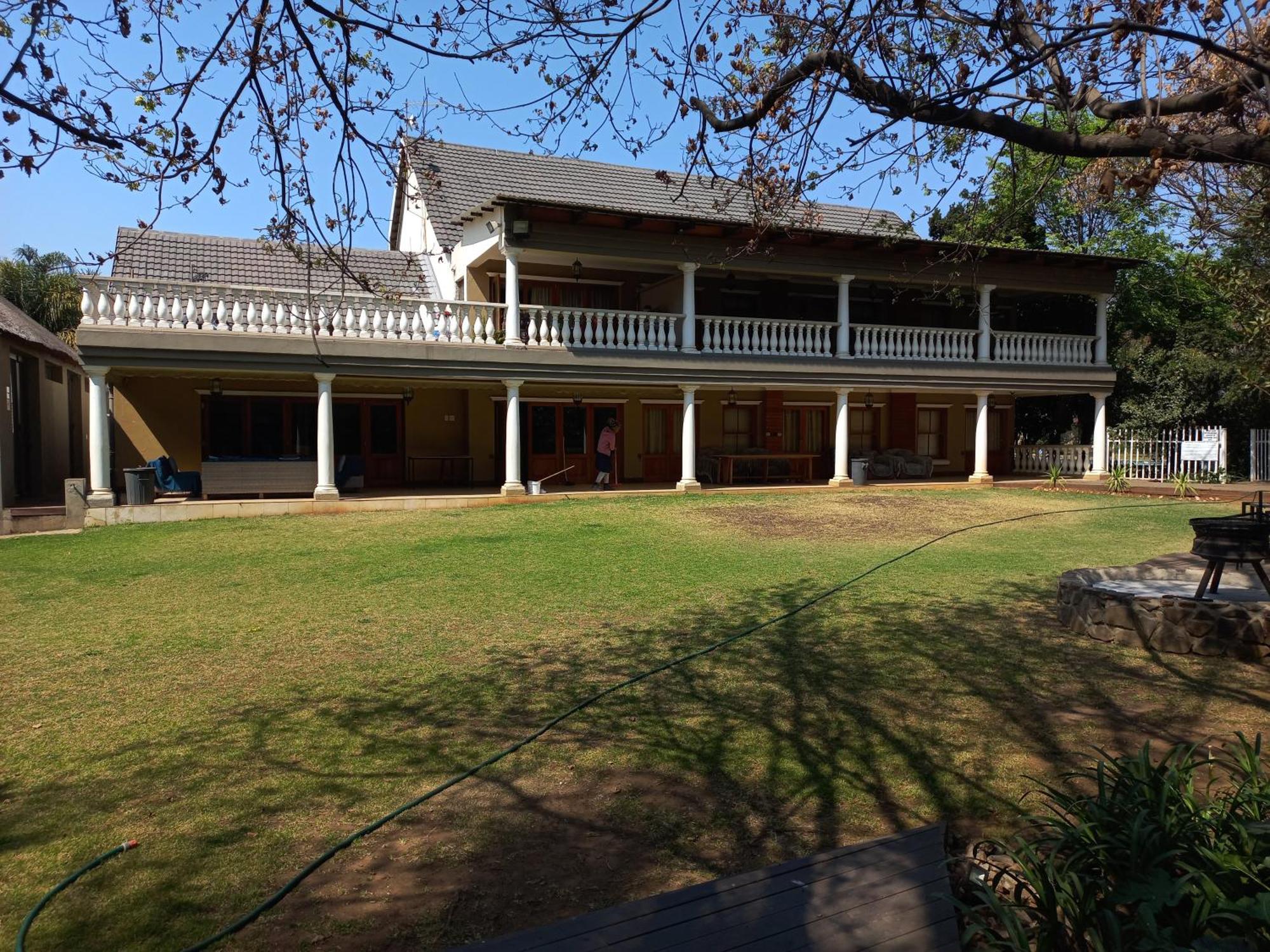 Or Tambo Guest House Kempton Park Exterior foto