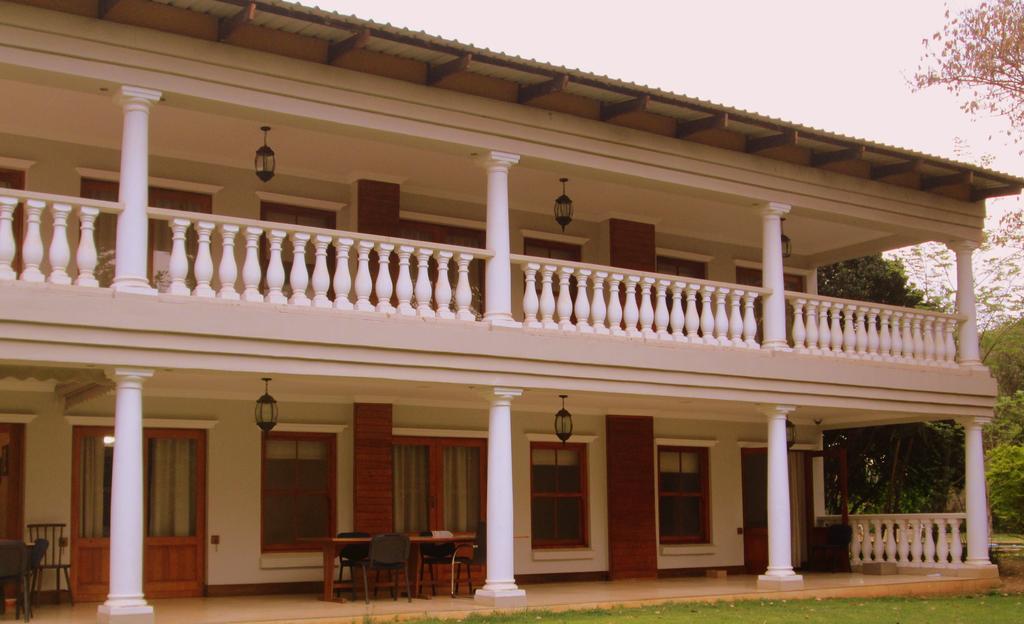 Or Tambo Guest House Kempton Park Exterior foto