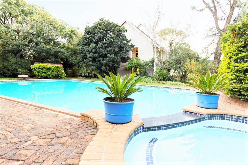 Or Tambo Guest House Kempton Park Exterior foto