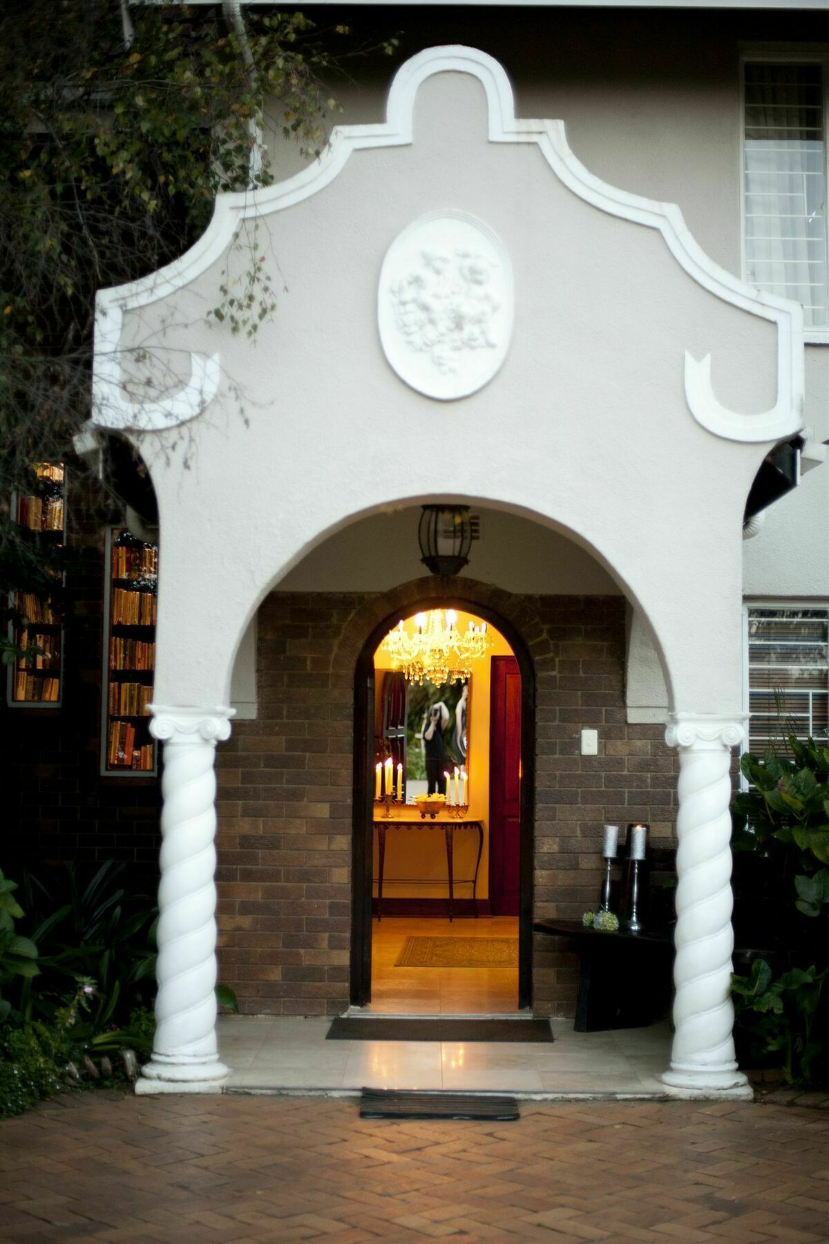 Or Tambo Guest House Kempton Park Exterior foto